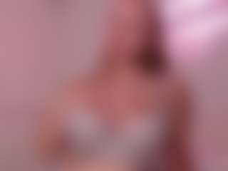 HoneyBlondy's Live Sex Cam Show