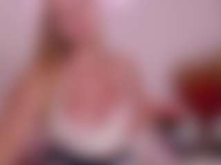 HoneyBlondy's Live Sex Cam Show