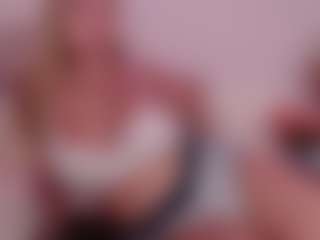 HoneyBlondy's Live Sex Cam Show