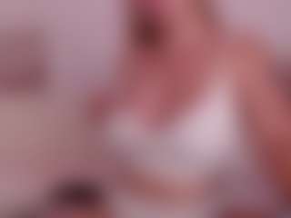 HoneyBlondy's Live Sex Cam Show