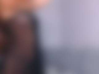 Spettacolo in cam dal vivo con YaseminX - Tease Brown Hair su Camsoda