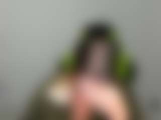 Live cam show with EllieCloudie - New Small Tits on xplaylive.com