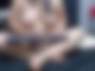 LiaRosee21's Live Sex Cam Show