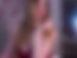 Live cam show with RachaelDenman - Brown Hair on Mixed Magazine Live