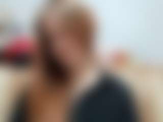 Live cam show with WillaVanbuskirk - Smoking on Dare Cams