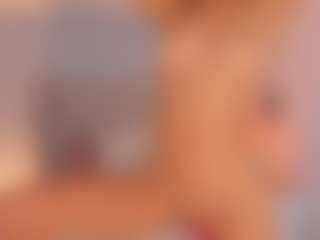Live cam show with Ariana Foxy - Trimmed Ebony on Camsoda