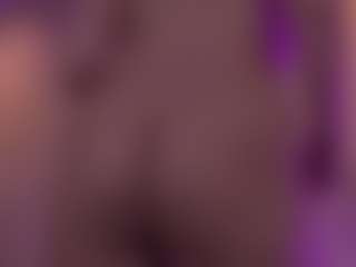 Live cam show with Lolajunee - Oil on Soda Cam
