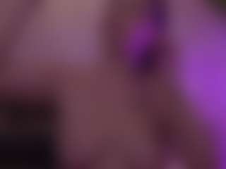 Live cam show with Lolajunee - New Shaved Pussy on Soda Cam