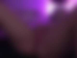 Live cam show with Lolajunee - New Young Adult on Camsoda