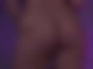 Live cam show with Lolajunee - New Lush on Camsoda