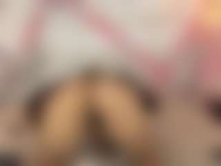 Live cam show with Skylerrosee - Blonde Hair on Mixed Magazine Live