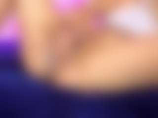 Live cam show with Skylerrosee - Blonde Hair on Soda Cam