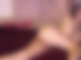 Live-Cam-Show mit KinsieBoo - Petite Teen (18+) auf Camsoda