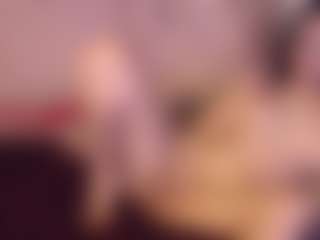 Live cam show with KinsieBoo - New Petite on Camsoda