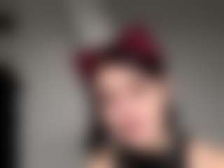 Live cam show with MaiaWesselman - Drinking on Milfs Live