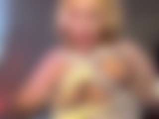 Mia's Live Sex Cam Show
