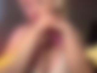 Mia's Live Sex Cam Show