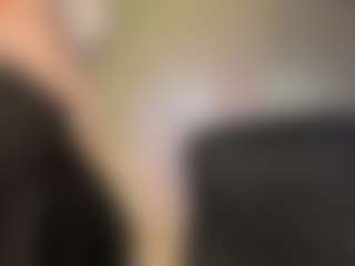 Mia's Live Sex Cam Show