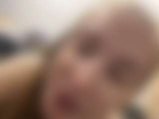 Live cam show with TonjaLegan - Facial on Camsoda