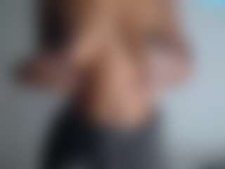 Bubbles696's Live Sex Cam Show