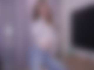 Live cam show with AlonaTrautner - Lush Blonde Hair on Camsoda