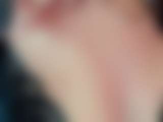 Live cam show with Antoninakolins - Brown Eyes Red Hair on xplaylive.com