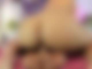miakitye's Live Sex Cam Show