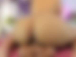 miakitye's Live Sex Cam Show