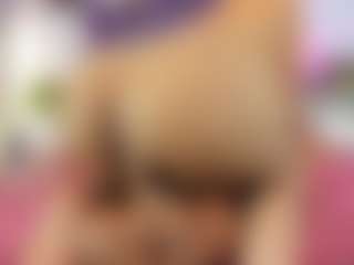 miakitye's Live Sex Cam Show