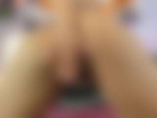 miakitye's Live Sex Cam Show