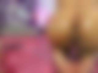 miakitye's Live Sex Cam Show