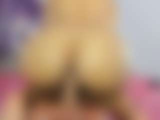 miakitye's Live Sex Cam Show