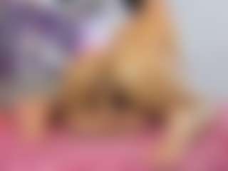 Live cam show with miakitye - Brown Eyes Ebony on xplaylive.com