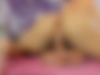 miakitye's Live Sex Cam Show
