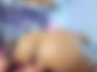 miakitye's Live Sex Cam Show