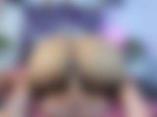 miakitye's Live Sex Cam Show