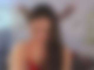 Live cam show with MiaPerry - Brown Hair on Cam Slut