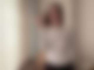 PollyDekeyzer's Live Sex Cam Show