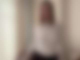PollyDekeyzer's Live Sex Cam Show