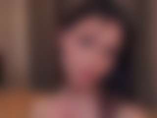 Live cam show with RosannaDregrich - HD on Milfs Live