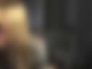 Live cam show with RoxyStroh - Blonde Hair on CamClone