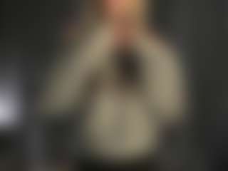 Live cam show with RoxyStroh - Blonde Hair on CamwithHer