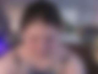 Live cam show with Magie - Green Eyes on CamClone