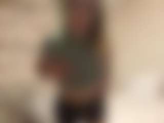 Live cam show with Casey - Young Adult Teen (18+) on Milfs Live