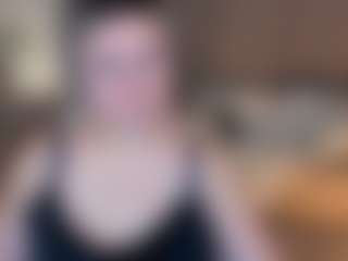 Live cam show with Ella-Clark - Blonde Hair Curvy on Camsoda