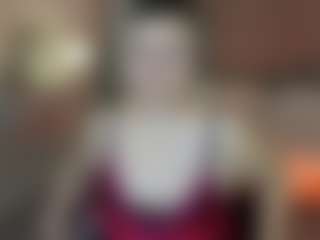 Ella-Clark MILF webcam performer live streaming