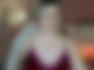 Live cam show with Ella-Clark - Gamer Mature on Camsoda
