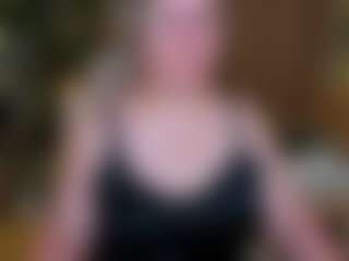 Ella-Clark MILF webcam performer live streaming