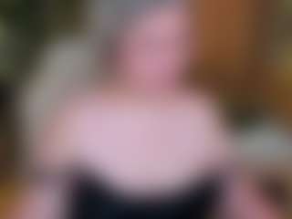 Live cam show with Ella-Clark - New Mature on madthumbs