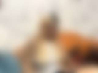 Live cam show with Kira - New Small Tits on Camsoda